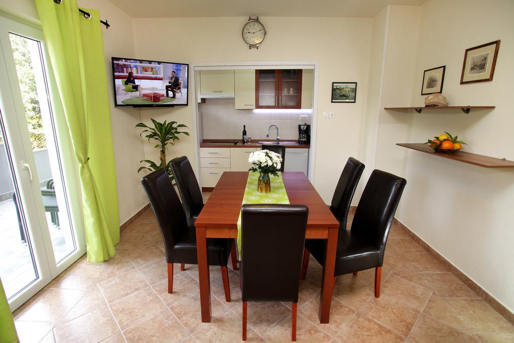 Apartment Biocic トロギール 部屋 写真